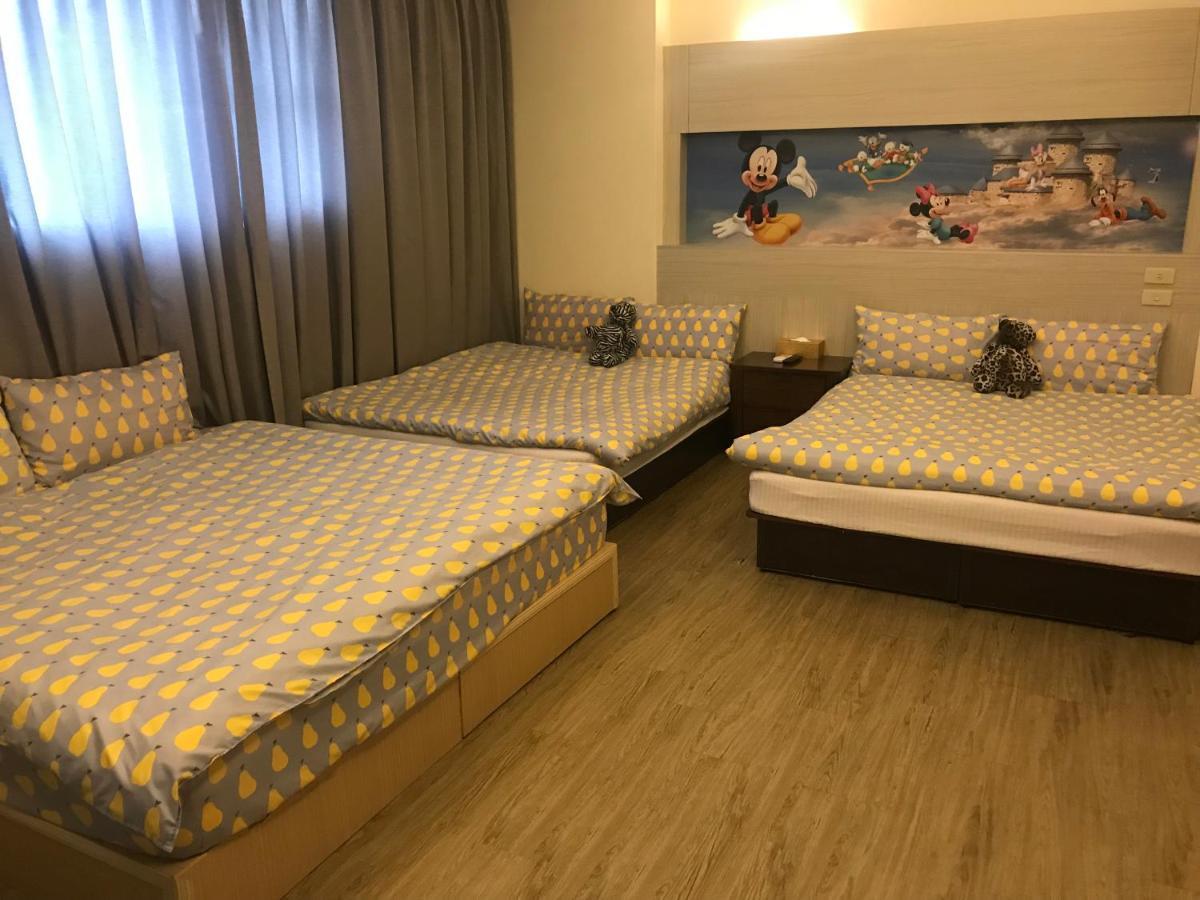 Mickey House-Fuxing Apartment Taichung Exterior photo